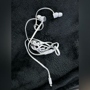 Beats earbuds